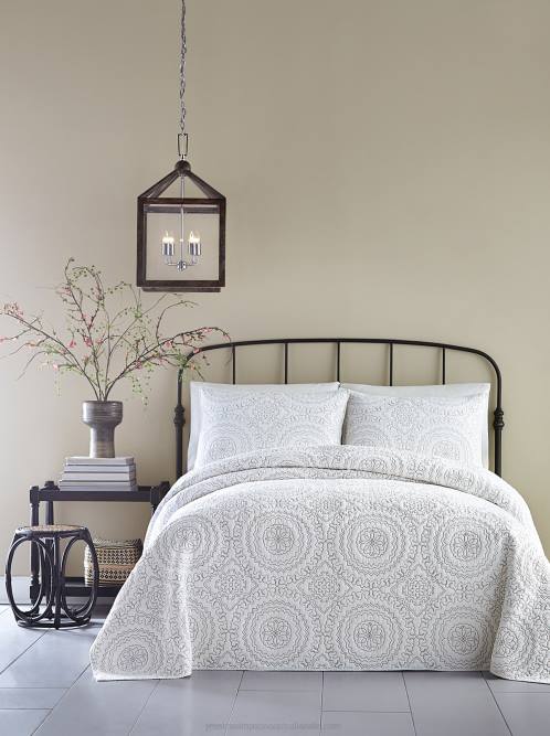 Jessica SimpsonMedallion T Coverlet H4261055