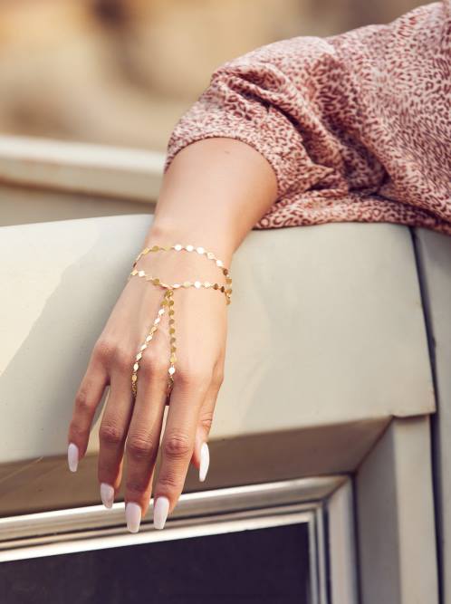 Jessica SimpsonDemi Fine Hand Chain in Gold Confetti H426912