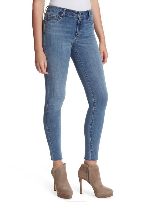 Jessica SimpsonKiss Me Skinny Jeans in Premium H426423