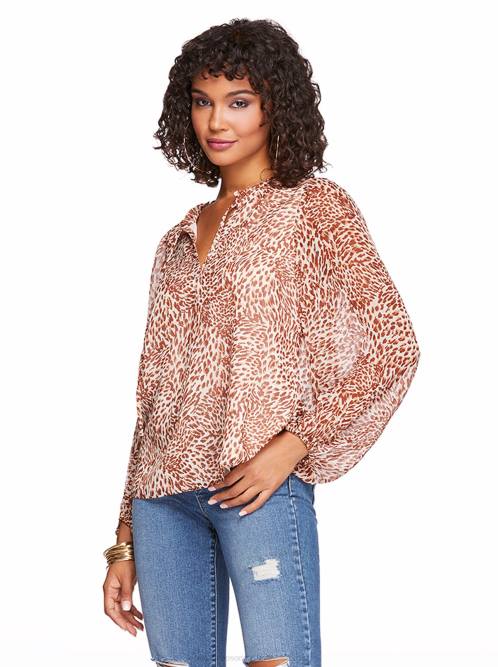 Jessica SimpsonRuby Top in Leopard Swirl H4261114